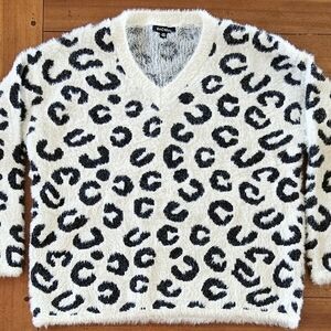 Racheal V-Neck Sweater - Black and White Leopard Print